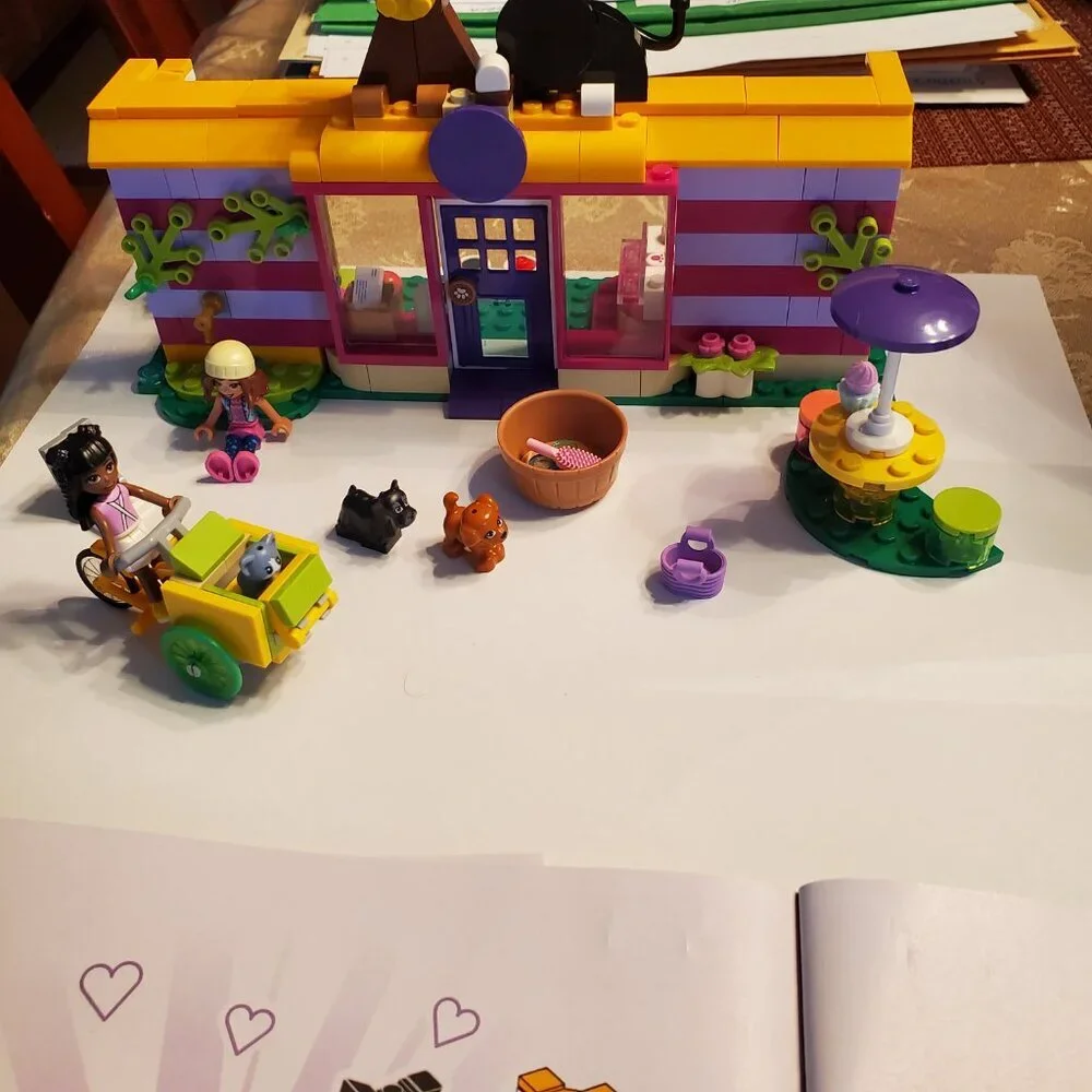 Lego 41699 Friends- Pet-Adoption Cafe 192 Pieces Building Toy Kit Set.